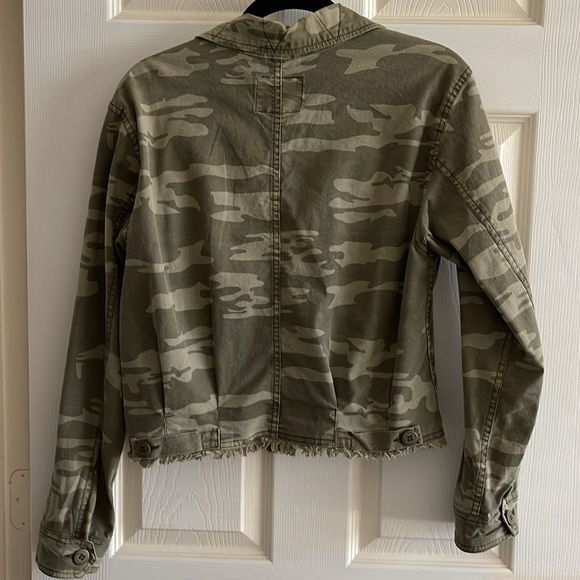 Sanctuary Cropped Camo jacket - Picture 3 of 5